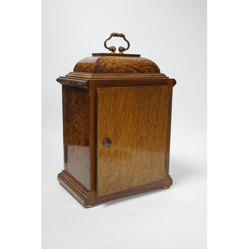 1403 - An Elliott mantel clock, the dial inscribed Arthur Saunders, London, 31cm high