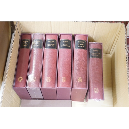 1465 - ° ° A collection of Charles Dickens folio society books including Bleak House, Great Expectations an... 