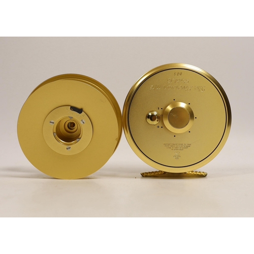 1498 - A House of Hardy Sovereign 11/12 centre pin fly reel Serial Number 084 with spare spool, reel in she... 