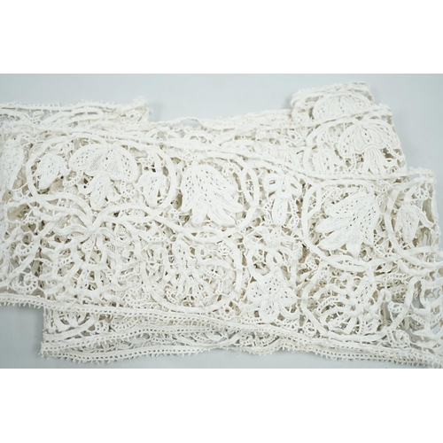 1508 - A quantity of needle lace, bobbin lace and machine lace trimmings