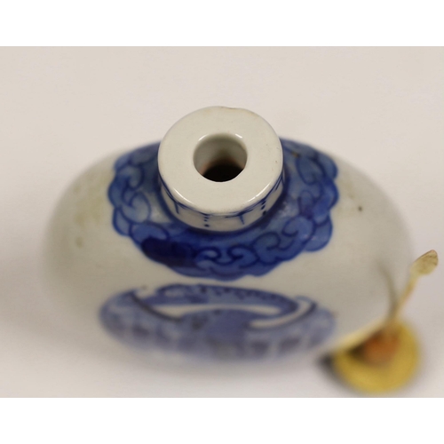 1529 - A late 19th century Chinese blue and white snuff bottle, 9cm