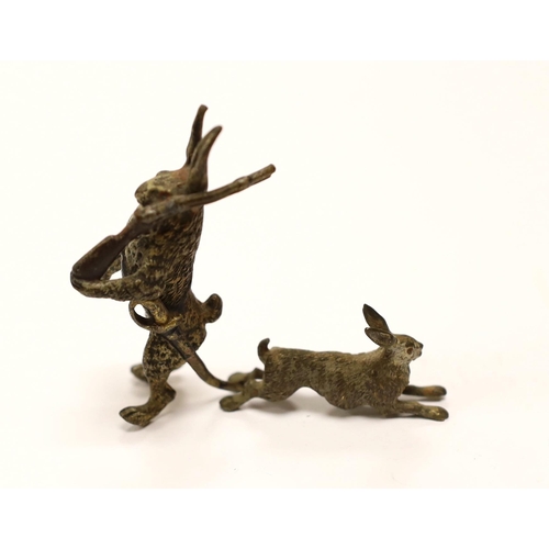 1547 - A novelty Austrian cold painted bronze model of a Hare with a rifle slung over its shoulder, 6.5cm, ... 