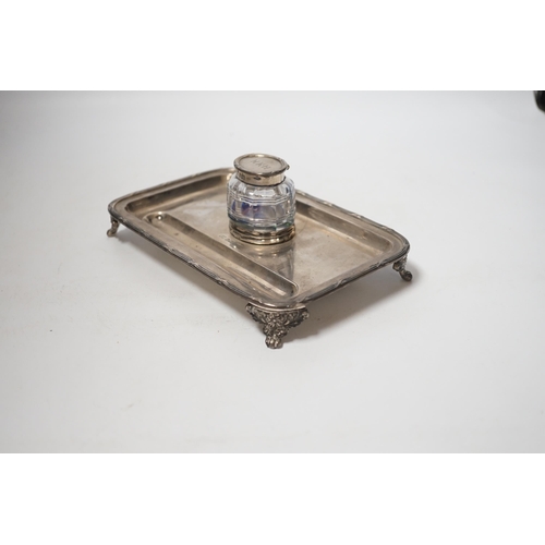 1858 - An Edwardian silver rectangular inkstand, with single mounted glass well, George Howson, Sheffield, ... 