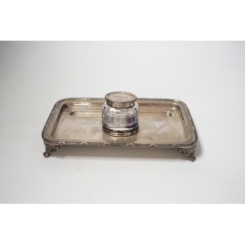 1858 - An Edwardian silver rectangular inkstand, with single mounted glass well, George Howson, Sheffield, ... 