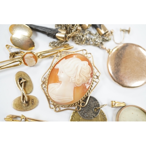 1947 - Assorted jewellery including a George III 1791 gold spade guinea (drilled), a modern 9ct gold mounte... 