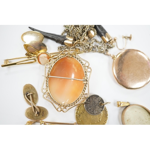 1947 - Assorted jewellery including a George III 1791 gold spade guinea (drilled), a modern 9ct gold mounte... 