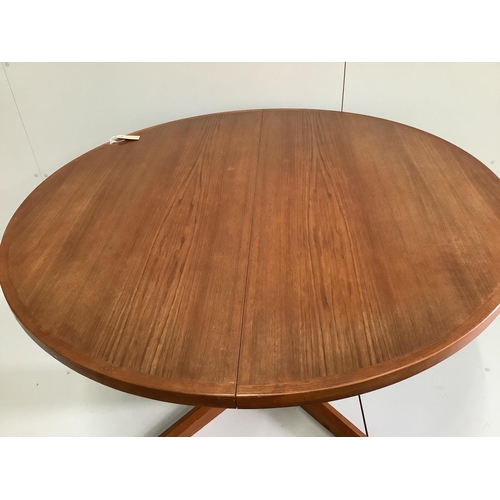 1030 - A Gudme Mobelfabrik mid century teak extending dining table, 220cm extended, two spare leaves, depth... 