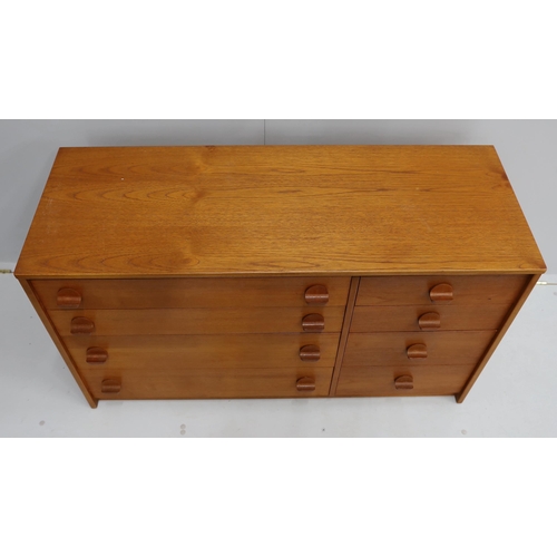 1057 - Ron Carter for Stag Furniture - A 'Cantata' teak chest of eight drawers, width 118cm, depth 44cm, he... 