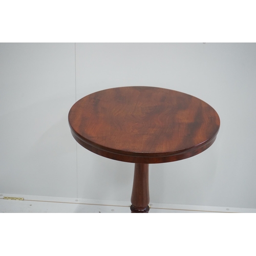 1102 - A Victorian mahogany circular wine table, diameter 58cm, height 73cm