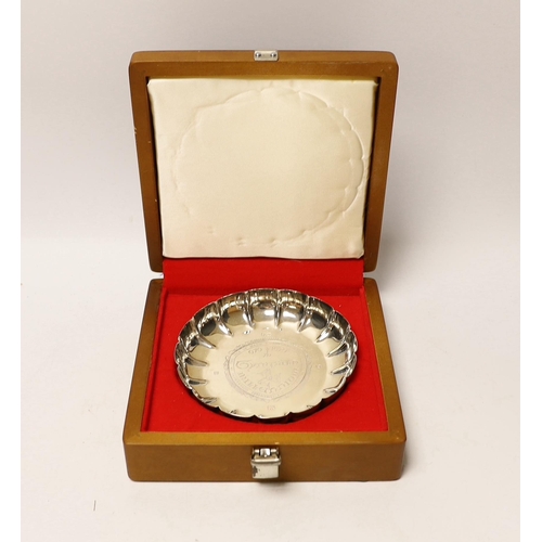 1901 - A boxed modern silver Isle of Man commemorative silver dish, Preston's Ltd, Sheffield, 1978, 14.6cm.... 