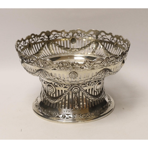 1902 - An Edwardian Irish silver dish ring and dish by Sharman D. Neil, Dublin, 1907/1908, dish diameter 25... 