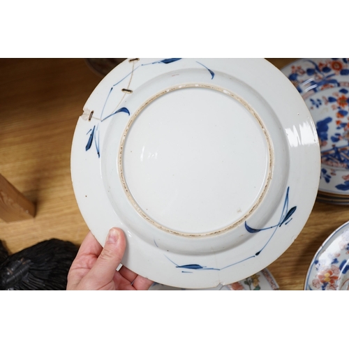 370 - A collection of 18th century Chinese export plates and saucers