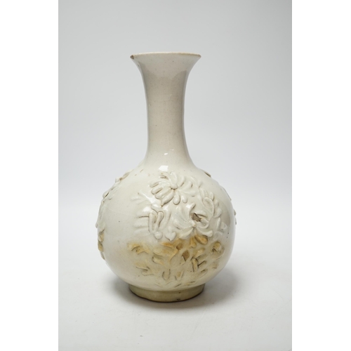 385 - An 18th/19th century Syrian fritware bottle vase, 24.5cm