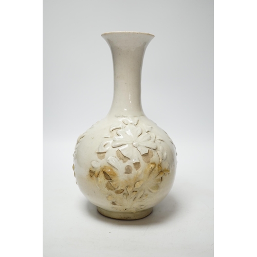 385 - An 18th/19th century Syrian fritware bottle vase, 24.5cm