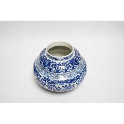 419 - A late 19th century Chinese blue and white floral jar and cover, seal mark, 17cm high