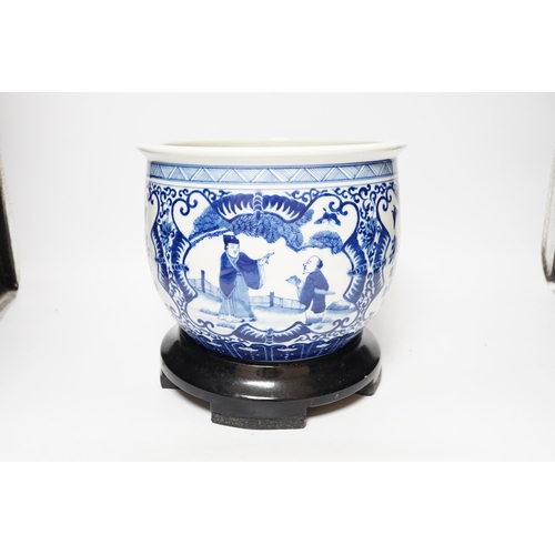 480 - A Chinese blue and white jardiniere on stand, 24cm total height