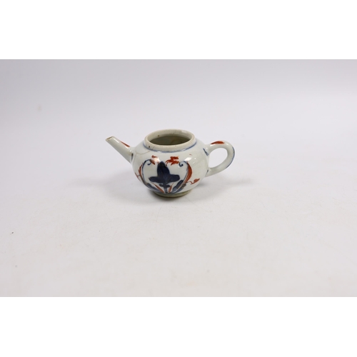 554 - A Chinese Imari miniature teapot, Kangxi, c.1700, 5cm tall