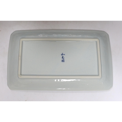 601 - A group of Chinese blue and white porcelain, dishes 24cm wide