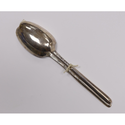 828 - Two 18th century silver combination marrow scoop spoons, London, 1735 and James Wilks, London, 1729?... 