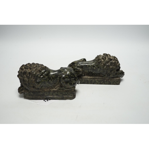 1290 - A pair of carved serpentine models of the Lucerne lions, 16cm wide