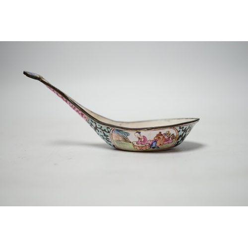 1440 - An 18th century Chinese Canton enamel spoon, 11.5cm