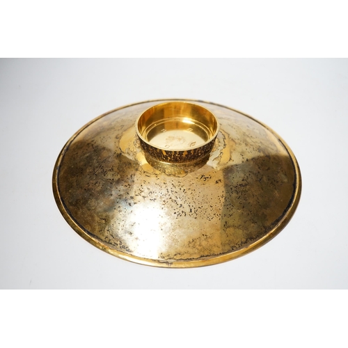 1900 - A modern planished silver gilt shallow dish, on circular foot, maker TS, London, 1996, 28.2cm, 24.4o... 