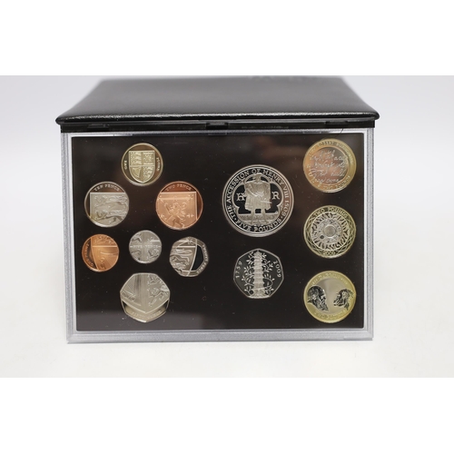 2138 - Royal Mint UK QEII proof coin year set for 2009, including the scarce Kew Gardens 50p, cased