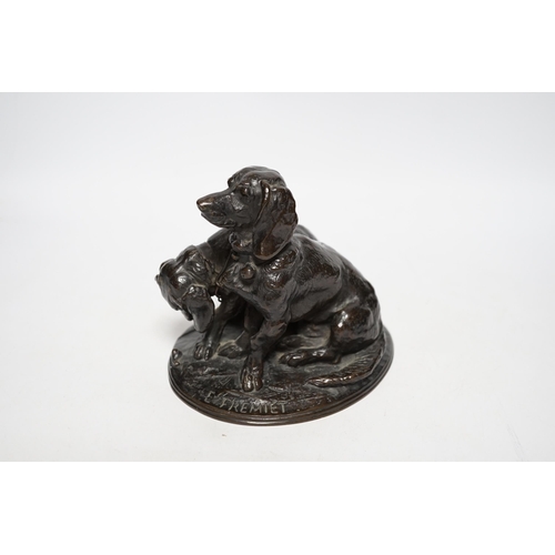 391 - After Emmanuel Fremiet (1824-1910), a bronze group of spaniels, 14cm