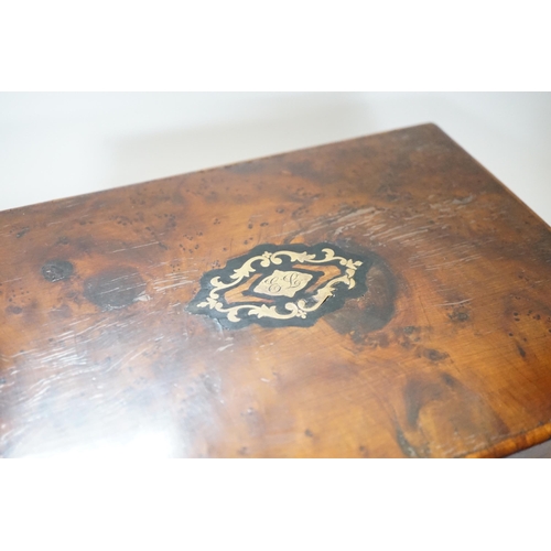 416 - A Late 19th century burr yew and brass inlaid jewellery box, with lift out compartment and key, 28cm... 