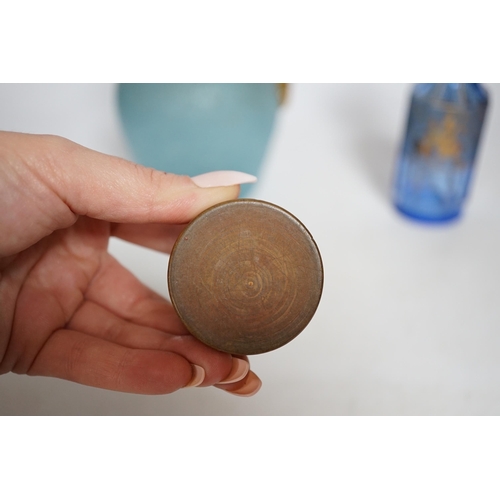 434 - * * A  19th century Japanese Hirado blue and white cylindrical box and cover, height 8cms, a gold cl... 