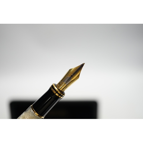 529 - A 1980s Newhaven Parker Duofold Centennial fountain pen M nib, fully boxed with additional EF nib... 