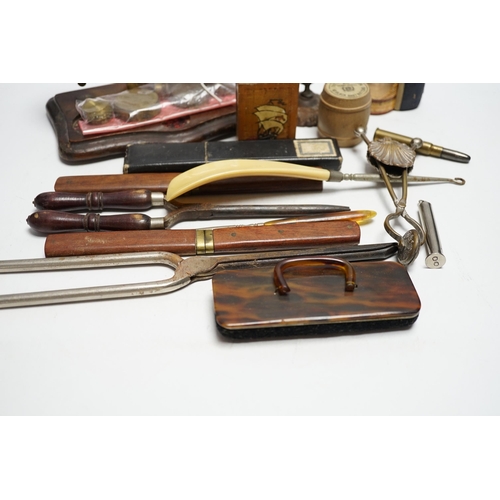 530 - A set of letter scales and weights and mixed collectibles