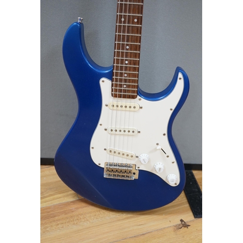 565 - A Yamaha Pacifica electric guitar