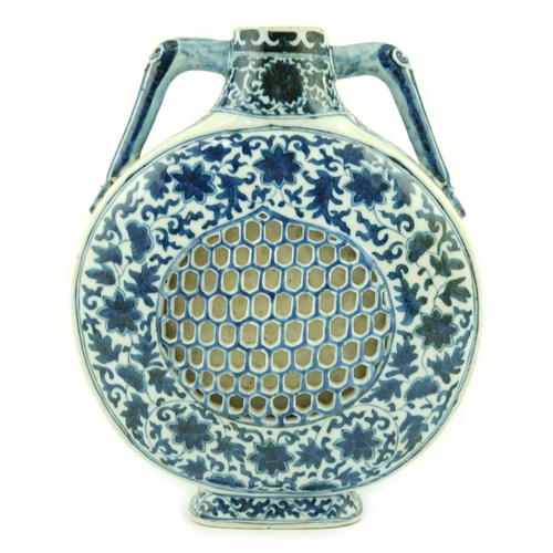 198 - A Chinese blue and white moonflask, Daoguang six character mark and of the period, with honeycomb pi... 