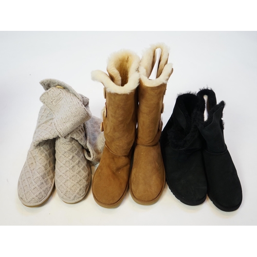 1064 - Three pairs of lady's low/mid height UGG sheepskin boots with side button design, in tan, black sued... 