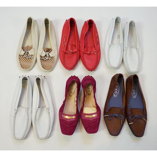 1065 - Six pairs of lady's Tod's loafers in a variety of styles and colours, pink, white (2), neutral with ... 