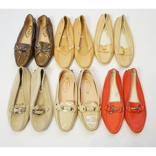 1066 - Six pairs of Tod's lady's loafer/driving shoes, variety of colours, gold, tomato, cream, light tan a... 