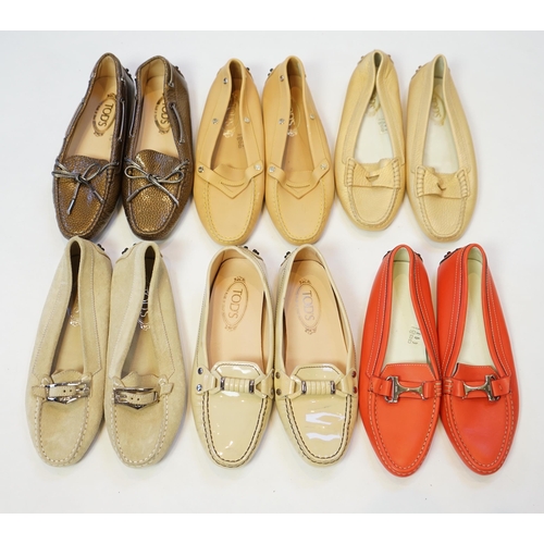 1066 - Six pairs of Tod's lady's loafer/driving shoes, variety of colours, gold, tomato, cream, light tan a... 