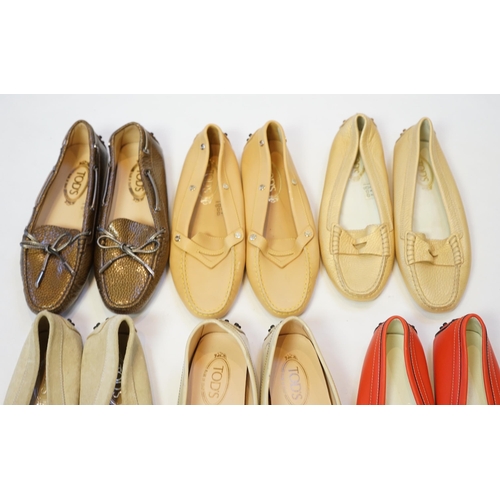 1066 - Six pairs of Tod's lady's loafer/driving shoes, variety of colours, gold, tomato, cream, light tan a... 