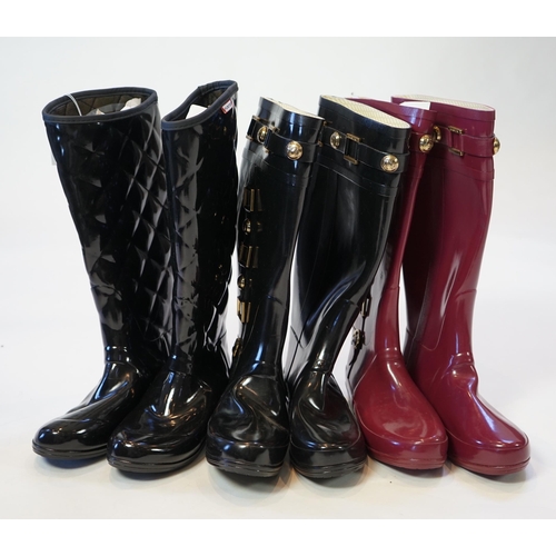 1077 - Three Pairs of lady's Hunter wellington boots, two the same style one in black the other pair in bur... 