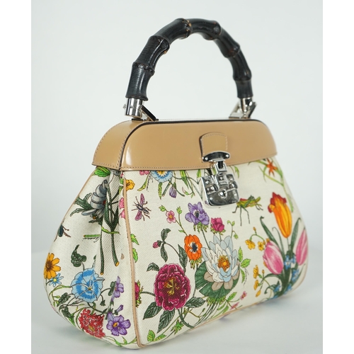 1117 - ** ** A Gucci Chelsea edition Flora Lady Lock handbag, with makers dust bag, proof of purchase and ... 