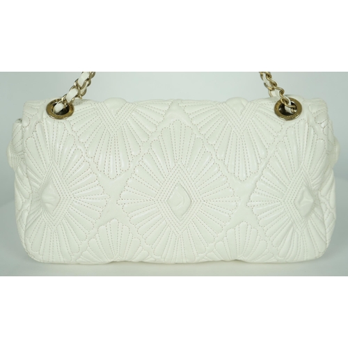 1139 - ** ** A white quilted Chanel shoulder bag, with makers dust bag, Authentication no: 13198167 (no ca... 