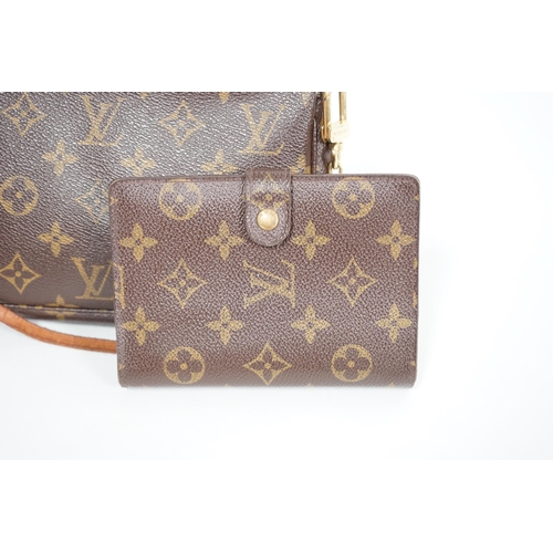 1142 - A vintage Louis Vuitton Monogram canvas Speedy 25 handbag, a Louis Vuitton Pochette Accessories Canv... 