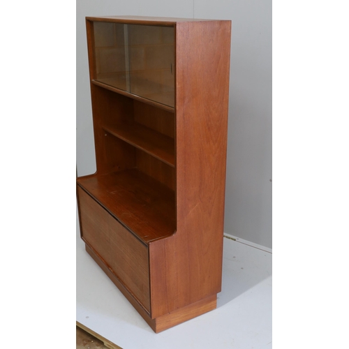 1152 - A mid century G Plan teak wall unit, width 91cm, depth 41cm, height 140cm