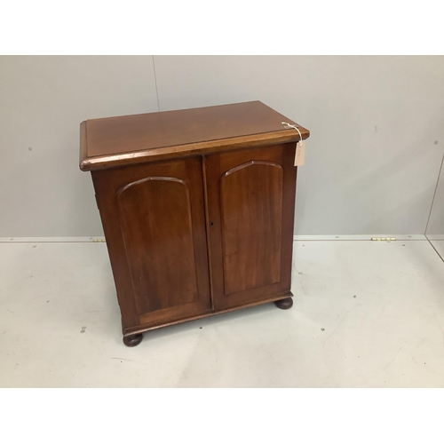 1159 - A Victorian mahogany collectors cabinet, now with three sliding internal drawers, (formerly with mor... 