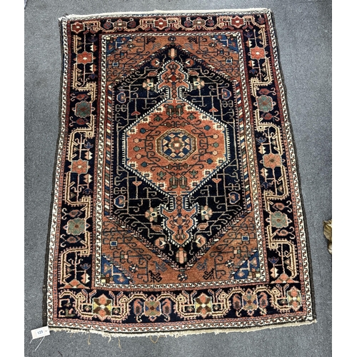 1182 - A Hamadan blue ground rug, 150 x 112cm