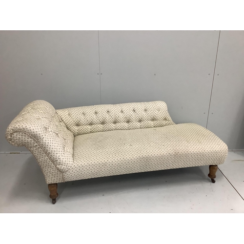 1234 - An Edwardian beech  button back chaise longue