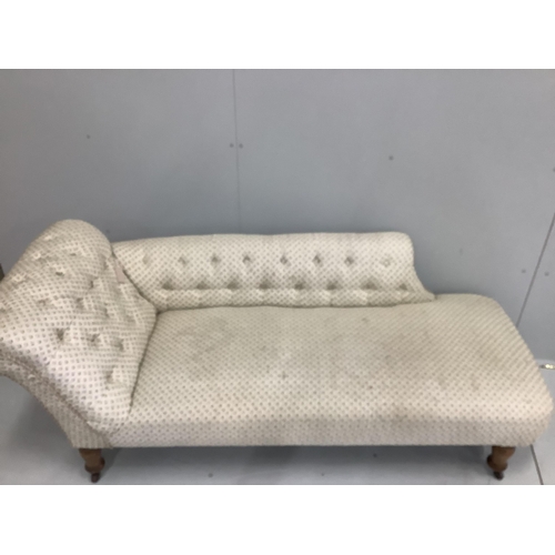 1234 - An Edwardian beech  button back chaise longue