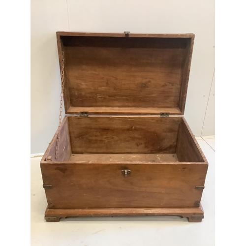 32 - A hardwood elm trunk, width 92cm, depth 58cm, height 56cm