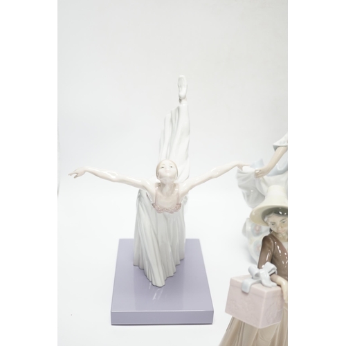 421 - Four Lladro figurines; Reverie Moment, a model of a Ballet Dancer, and three other figurines (only t... 